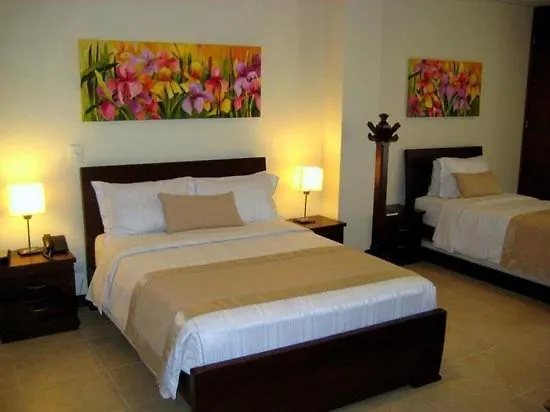 Hotel Primavera Plaza 麦德林