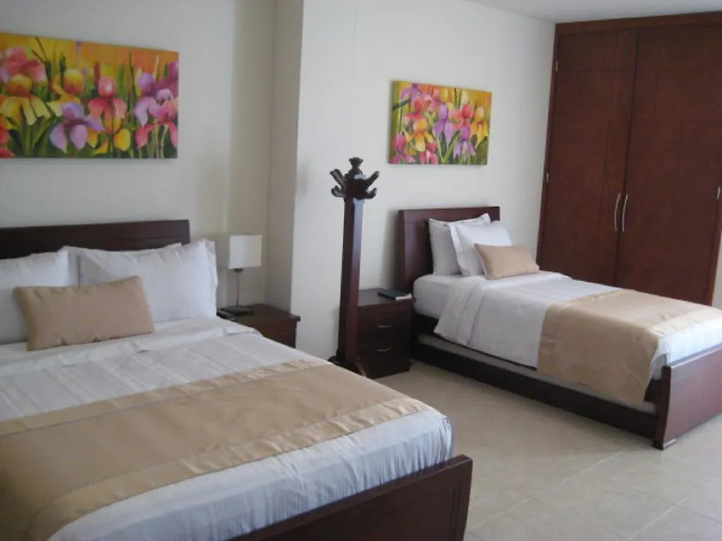 Hotel Primavera Plaza 麦德林