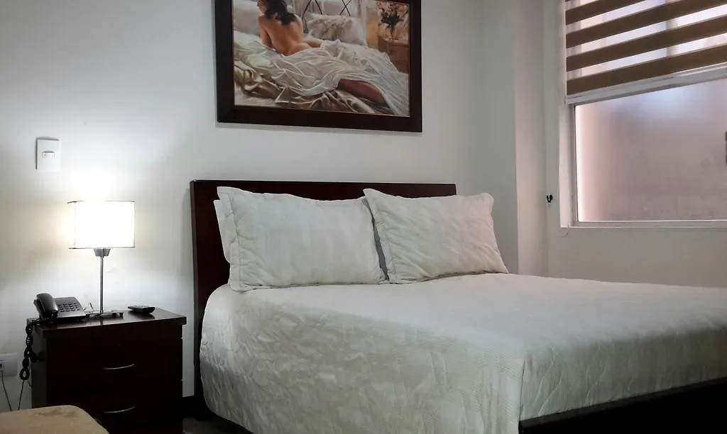 Hotel Primavera Plaza 麦德林