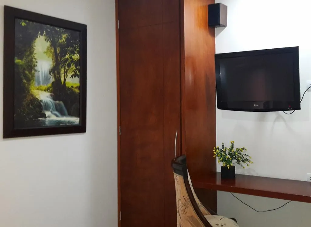 Hotel Primavera Plaza 麦德林