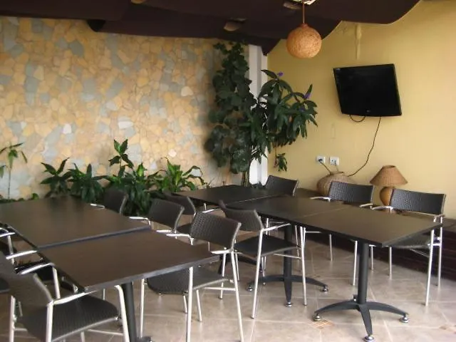 Hotel Primavera Plaza 麦德林
