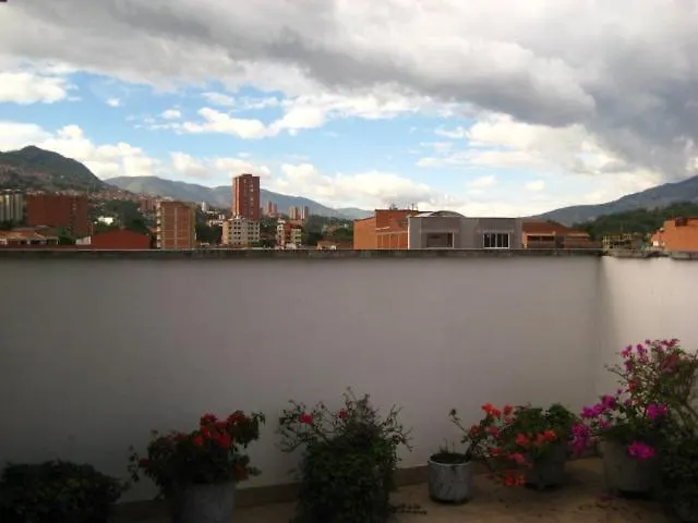 Hotel Primavera Plaza 麦德林 3*,